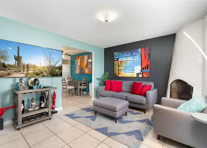 Dom wakacyjny Charming 2 Bedroom Pool & Garden *