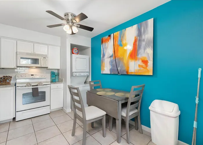 Charming 2 Bedroom Pool & Garden * Scottsdale