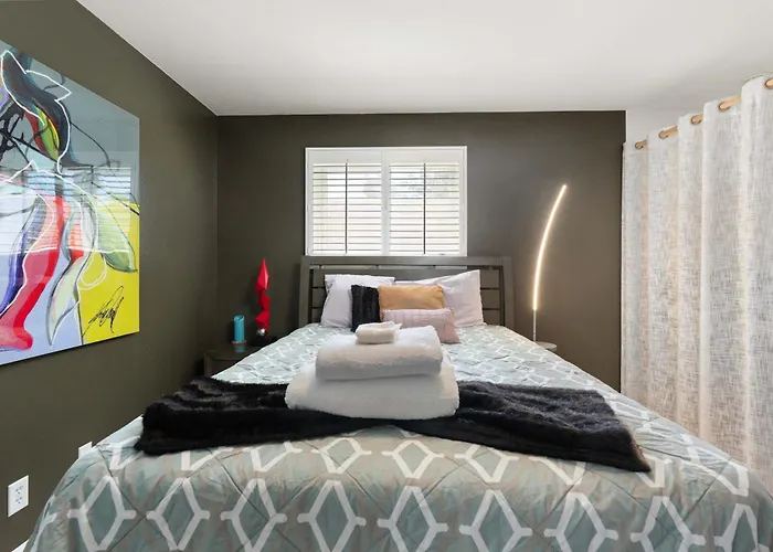 Dom wakacyjny Charming 2 Bedroom Pool & Garden Scottsdale
