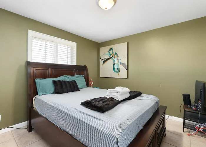 Charming 2 Bedroom Pool & Garden Dom wakacyjny Scottsdale